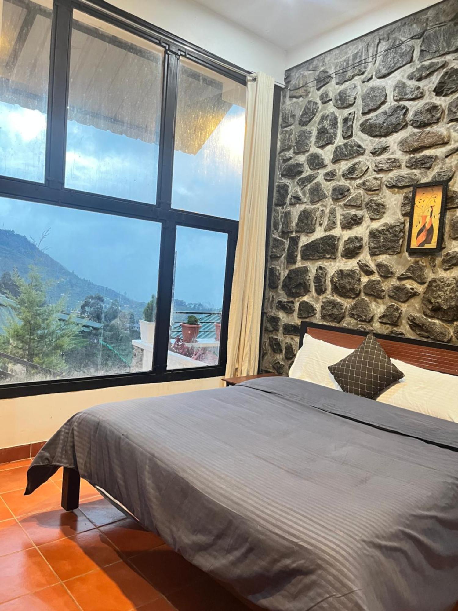 Thesula Valley Lodge *