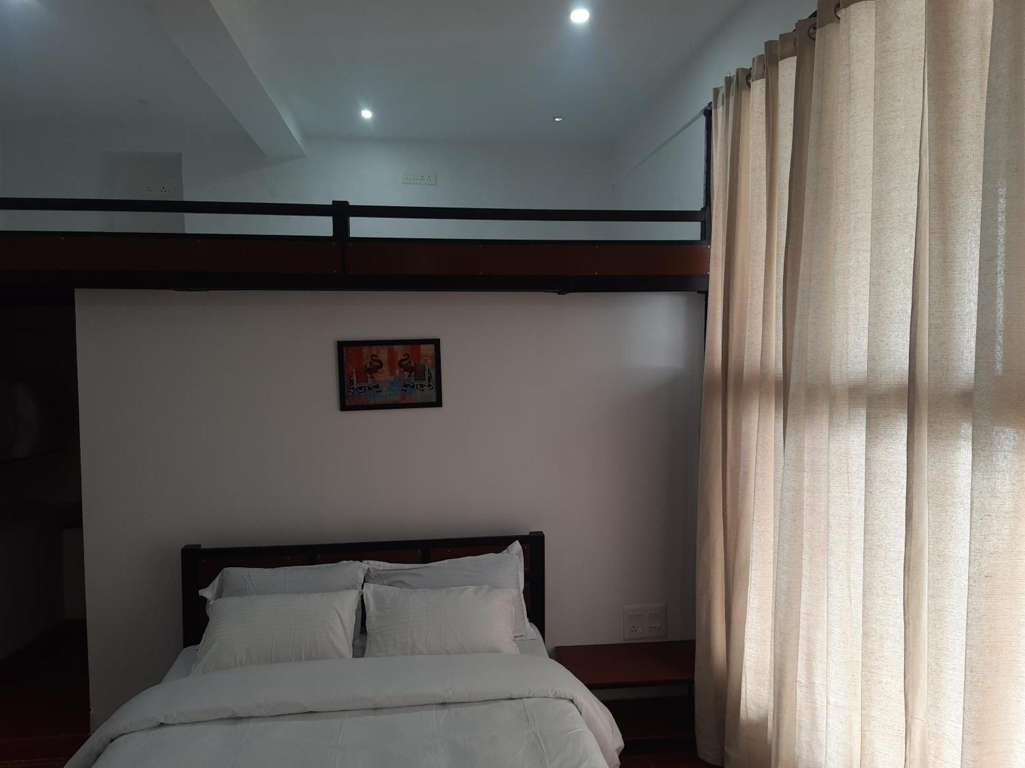 Thesula Valley Lodge *